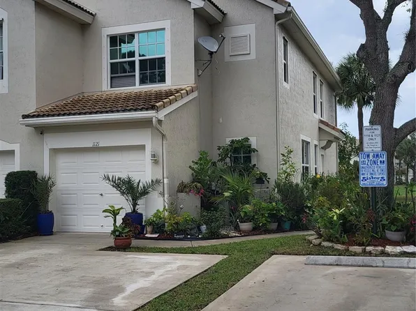 1121 Woodfield Court, Greenacres, FL 33415