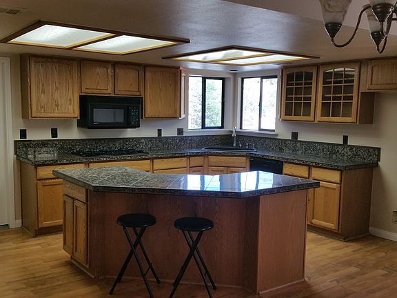 Big kitchen, lots of storage