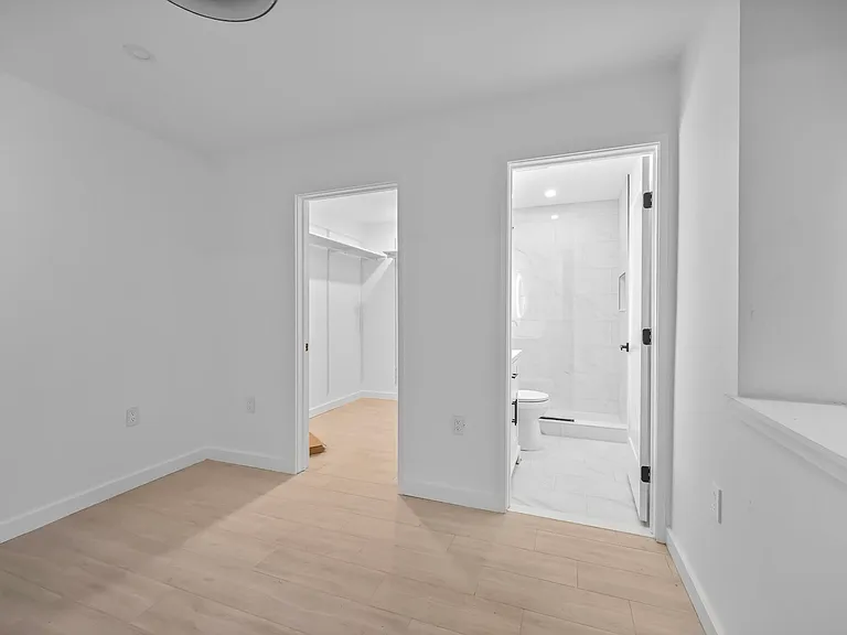 621 Florida Ave NW #2 — Photo 8
