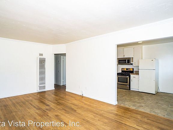 5th image of 4234 Everts St