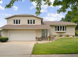 1030 Sunrise Blvd, Waterloo, IA 50701