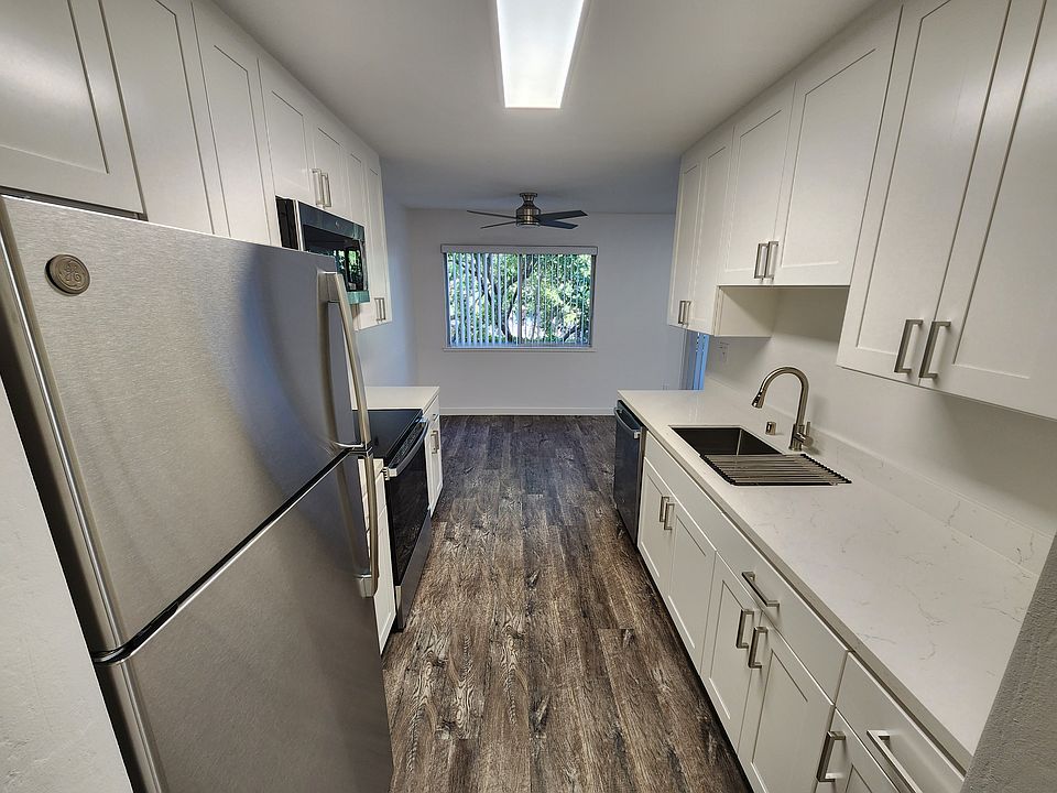 1st image of 2721 Midtown Ct #206