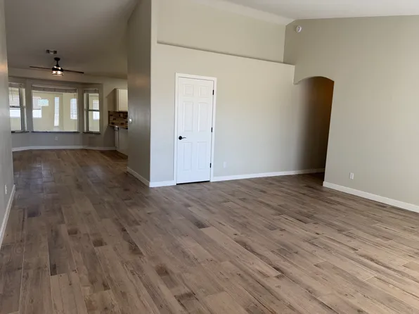 708 E Cloud Rd, Phoenix, AZ 85086