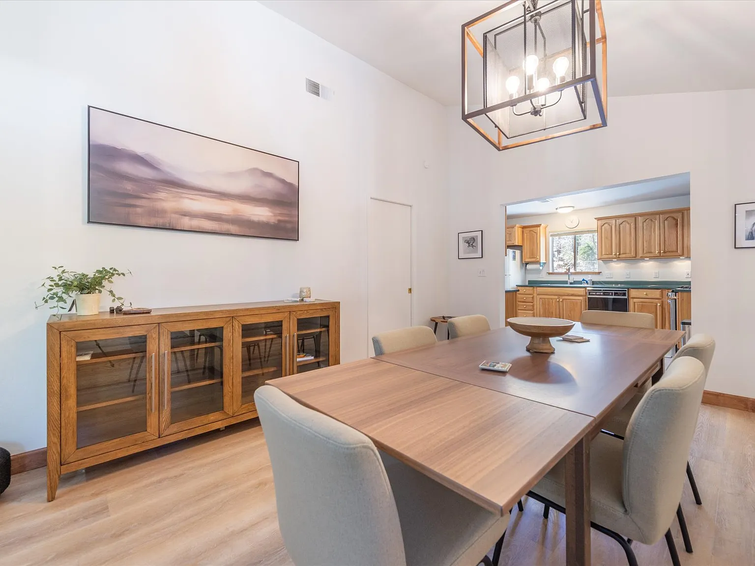 3 bed, 1432 sqft, $4,500 — Photo 3
