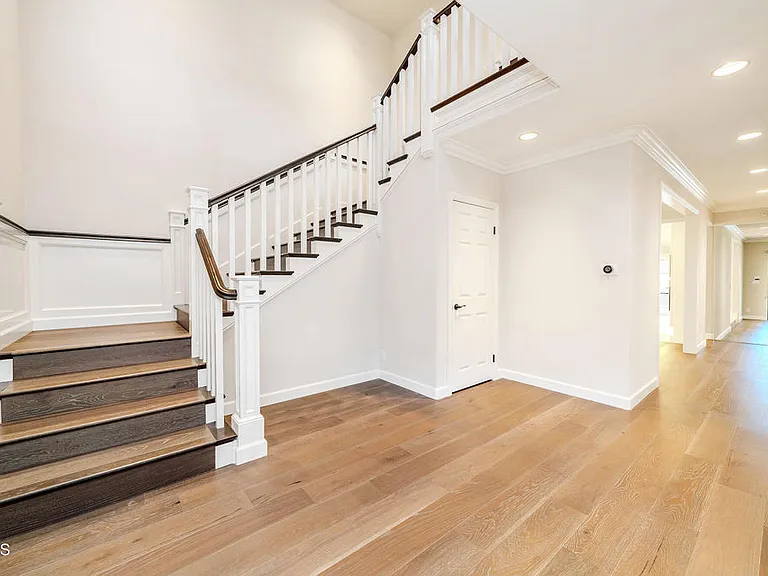 4330 Bel Aire Dr — Photo 18