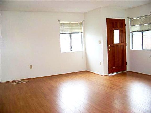 3rd image of 9549 Olive St