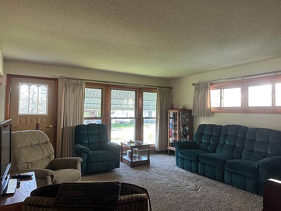 4th image of 1626 Superior Ave