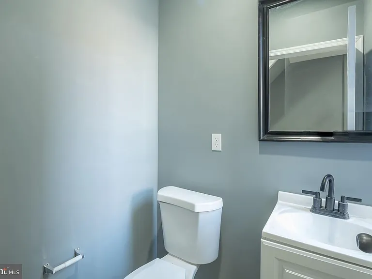 3060 Salmon St — Photo 5