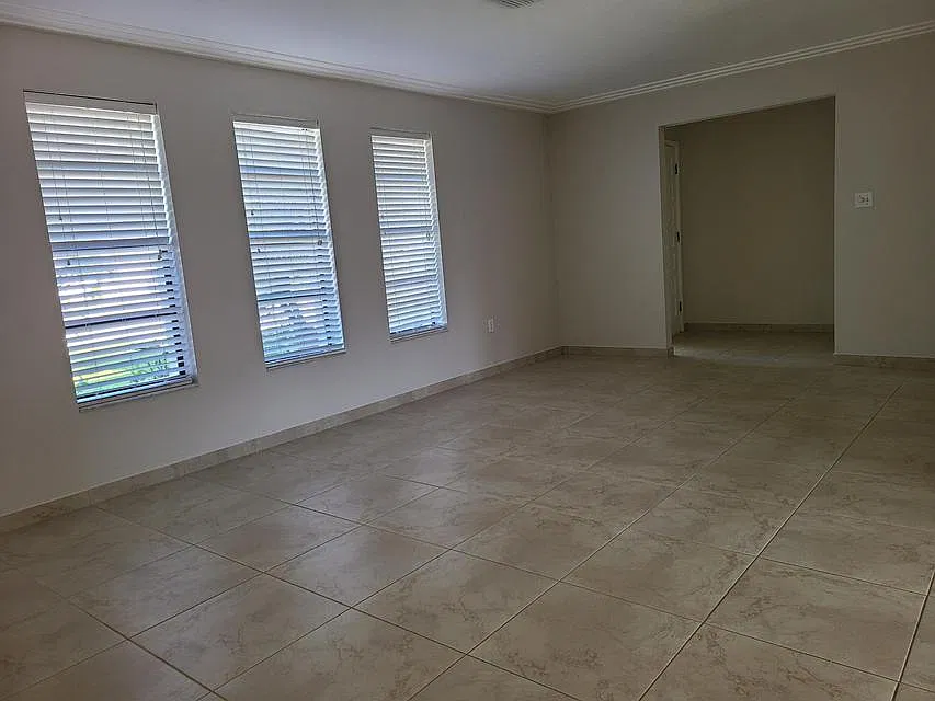 725 Hibiscus Drive - 1 — Photo 4