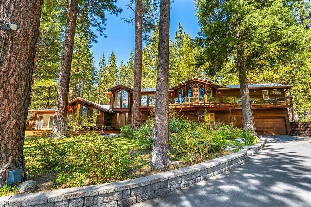 640 Lakeshore Blvd photo 1