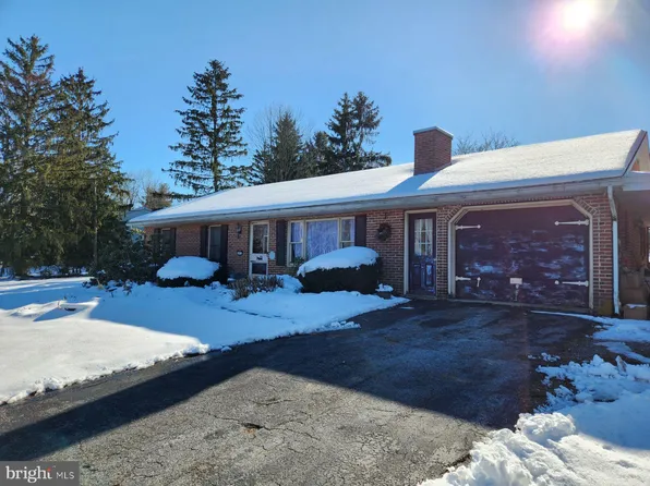 676 Rife Run Rd, Manheim, PA 17545
