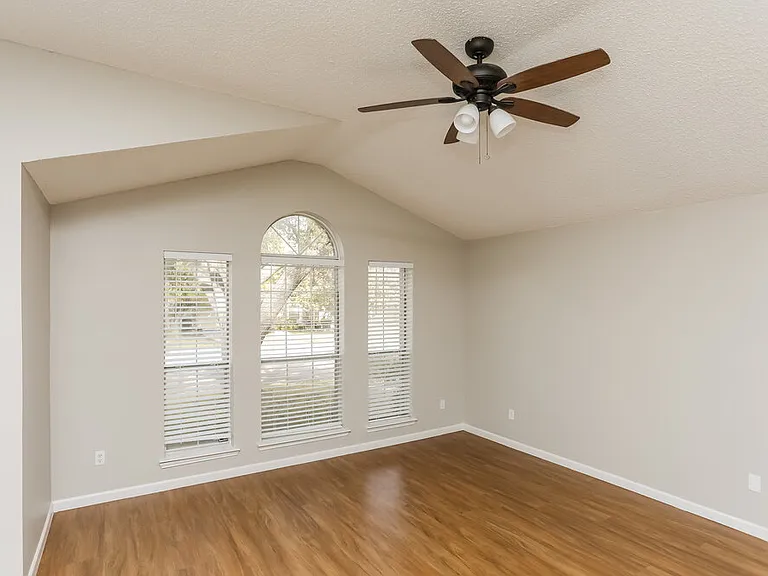528 Blue Haze Dr — Photo 3