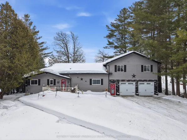 1150 Moore Lake Estates Rd, Minden Hills, ON K0M 2L1