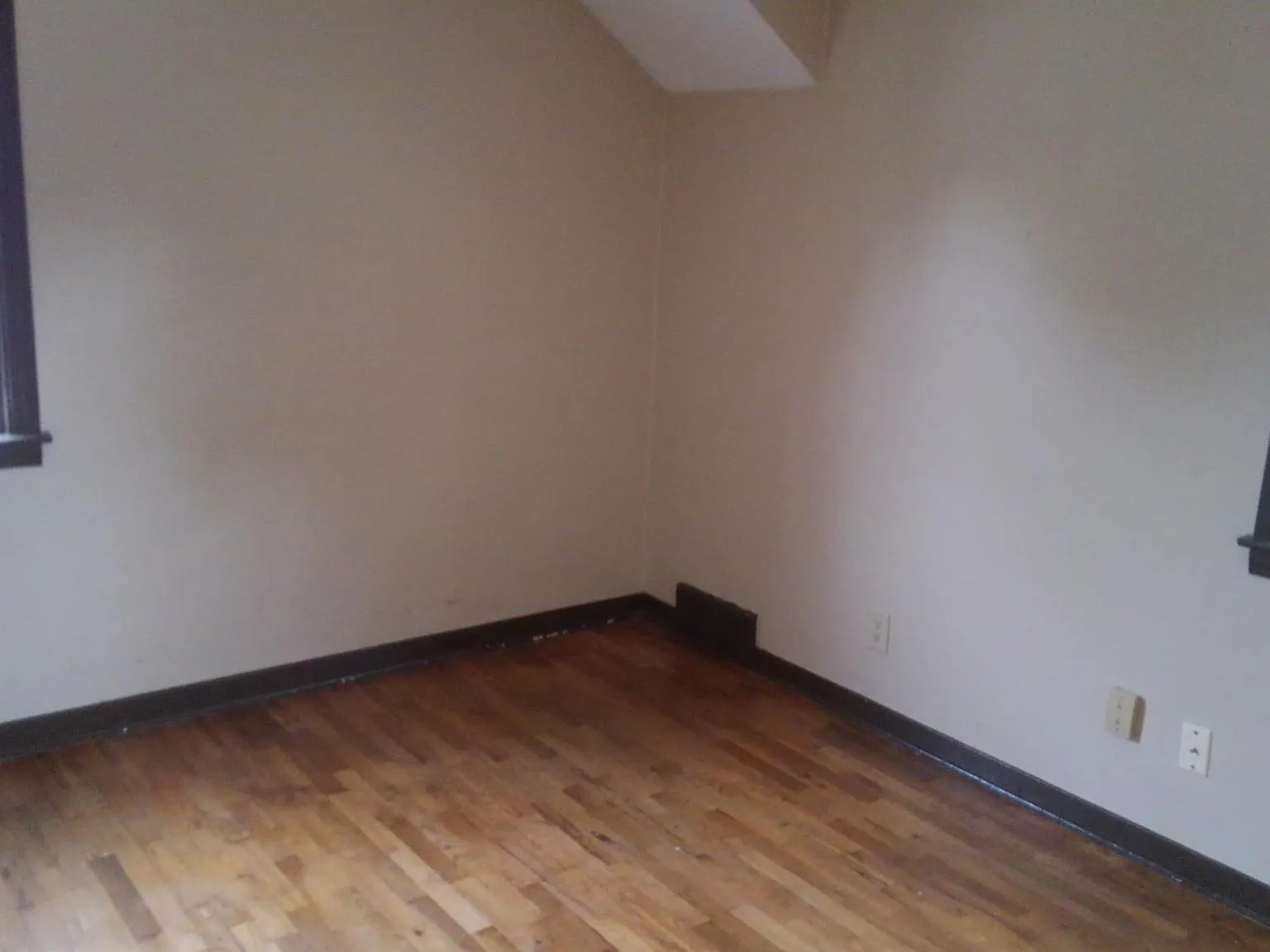 939 Ann St — Photo 4