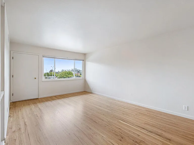 131 S Magnolia Ave #2 — Photo 4