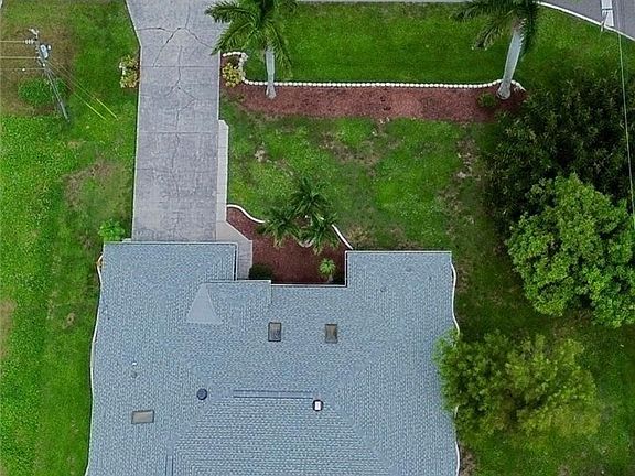 3rd image of 428 SW 5th St