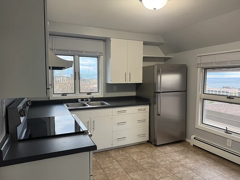 608 W 4th St #2 — Photo 9
