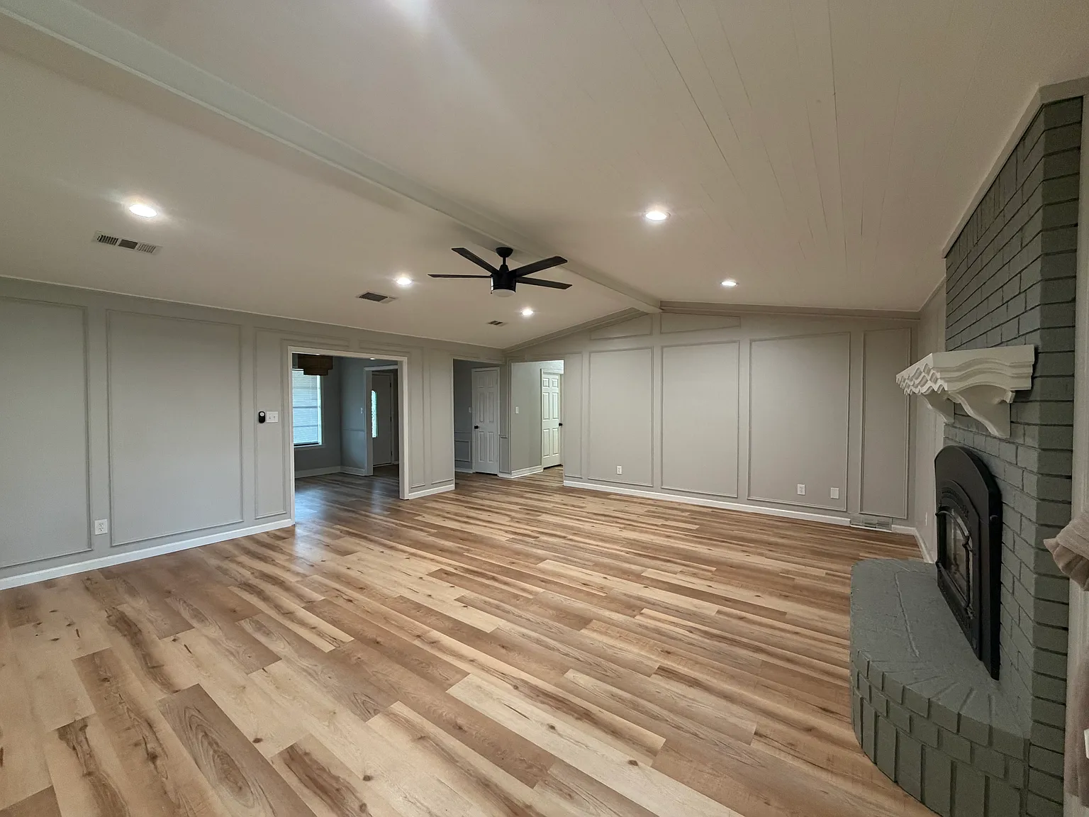 4 bed, 2248 sqft, $2,300 — Photo 3