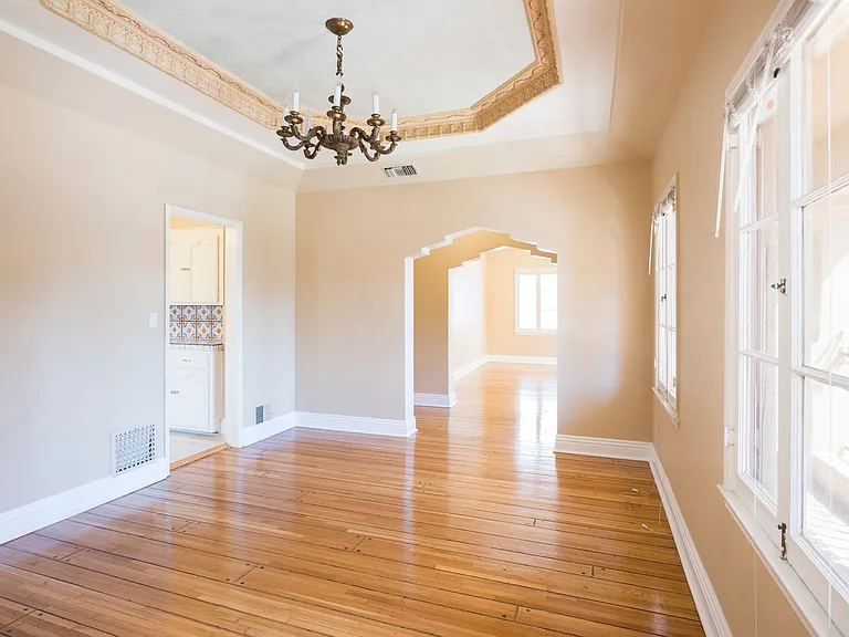 223 S Gale Dr — Photo 5