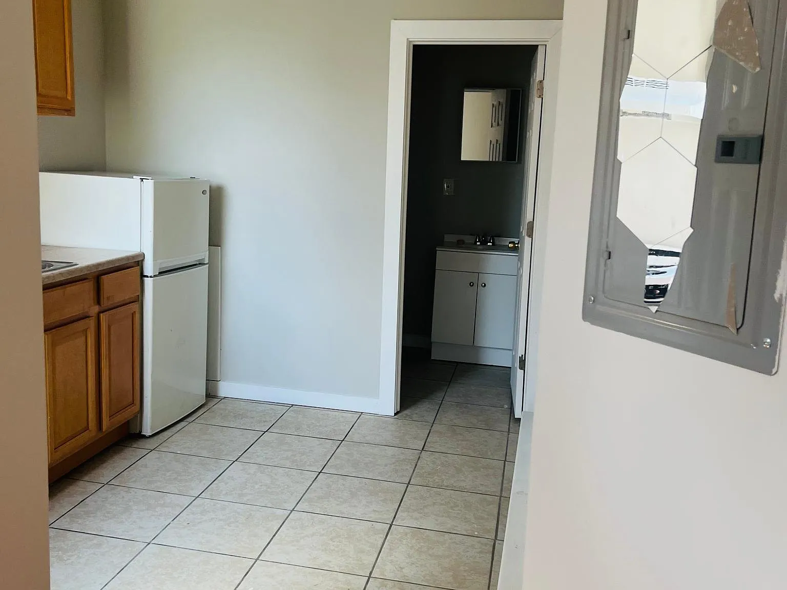 2 bed, $1,000 — Photo 3