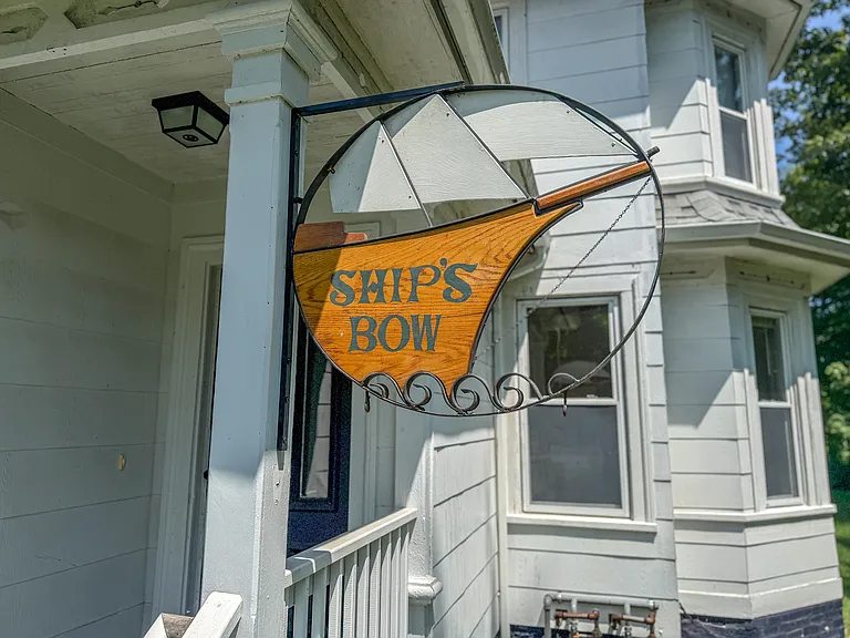 3357 Whitney Ave — Photo 2