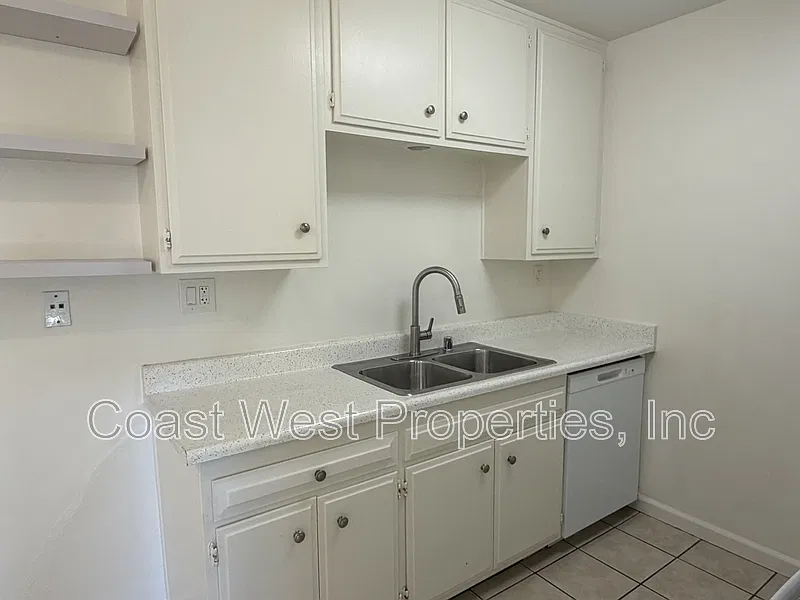 Mauna Loa Apartments — Photo 3
