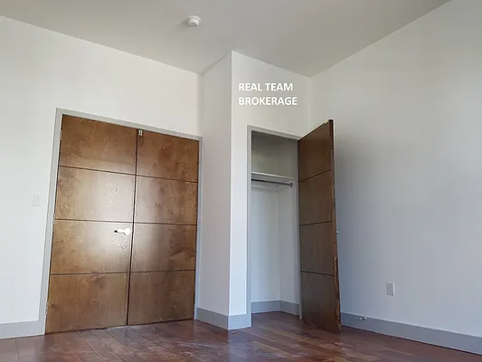Rented by Real Team Brokerage | media 14