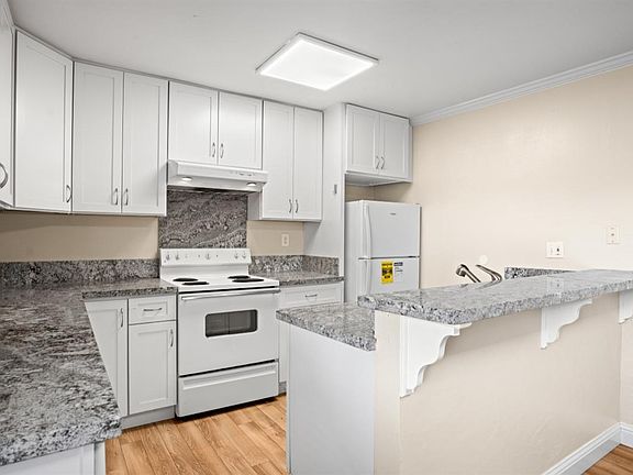 4th image of 3636 Kerner Boulevard