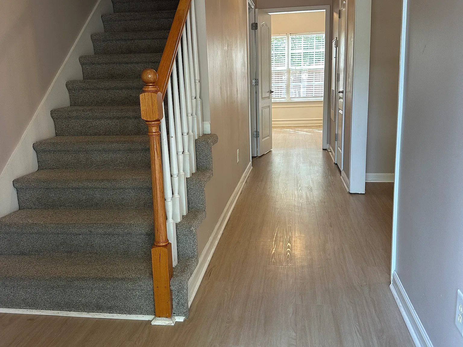 284 Meigs Dr — Photo 2