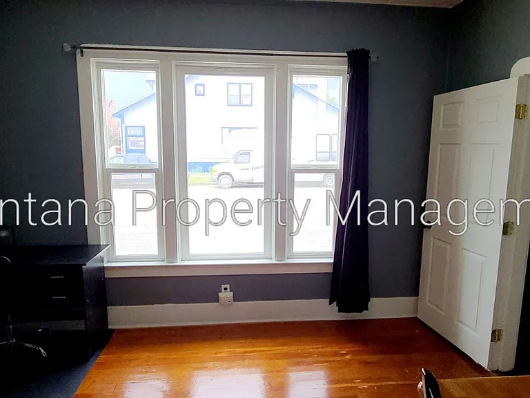 500 E Commercial Ave — Photo 9