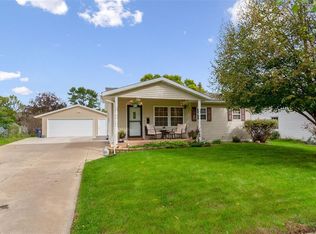 5764 Langdon Ave SW, Cedar Rapids, IA 52404