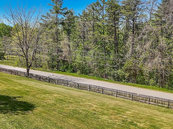 3rd image of 11 Cedar Hills Rd