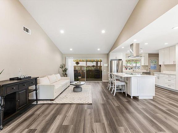 3rd image of 13201 Village 13