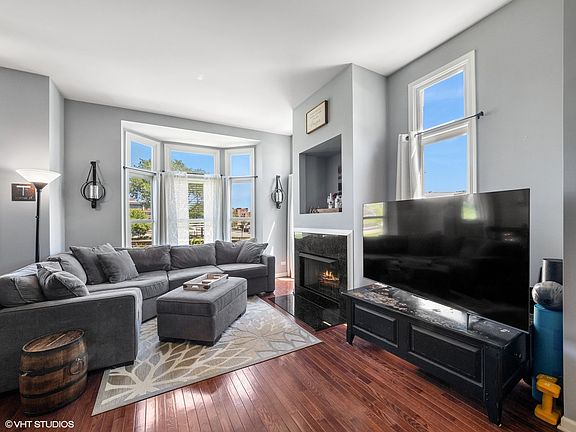 4th image of 203 W Wood St