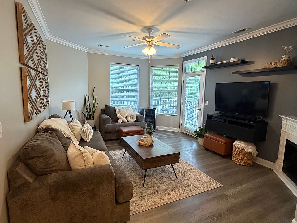 1st image of 2118 Suncrest Vlg