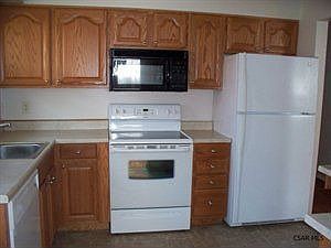 4th image of 2600 Bedford St