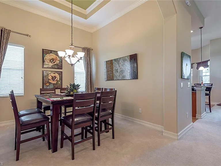 7812 Valencia Ct — Photo 4