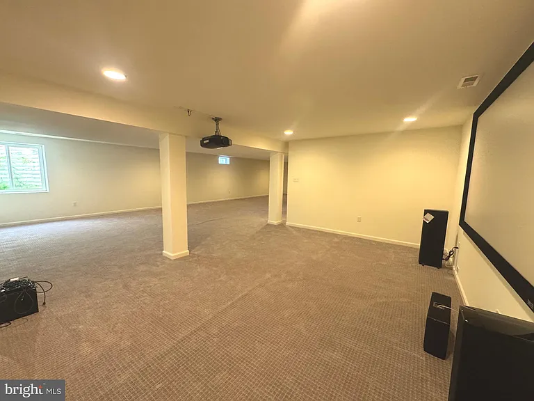 148 Grissom Dr — Photo 31
