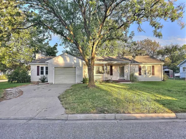 1302 Harrison St, Newton, KS 67114