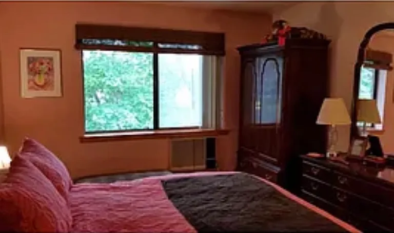 111 Lyman Ave #1B — Photo 4