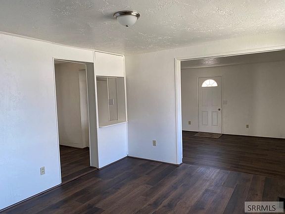 3rd image of 933 E Elva St