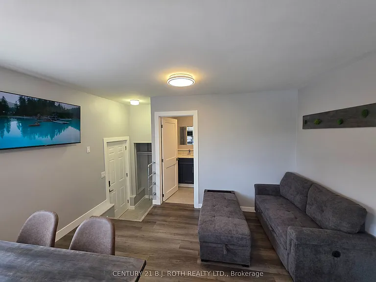 82 Albert St N #5 — Photo 4