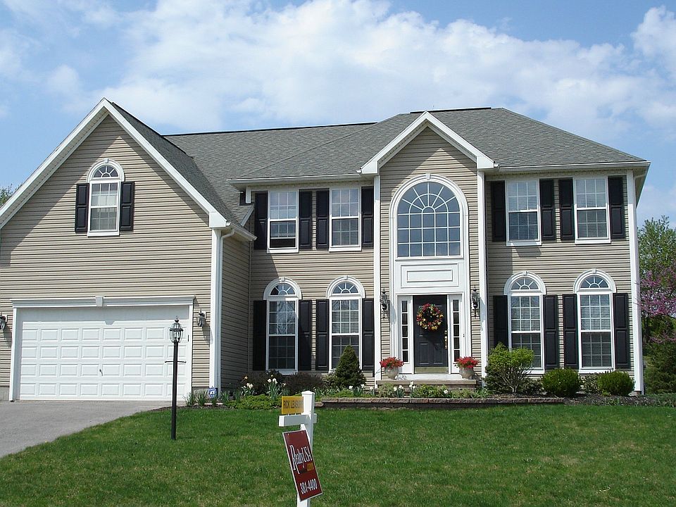 594 Yale Court, 14564