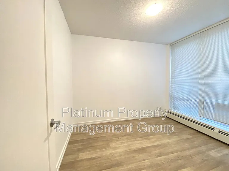 450 8th Ave SE #205 — Photo 18