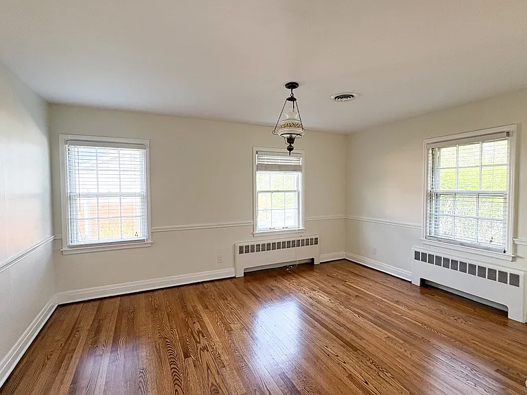 327 Dwyer Ln — Photo 12