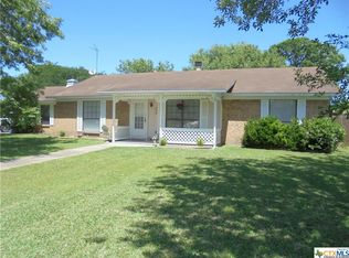 509 Yoakum St, Yoakum, TX 77995