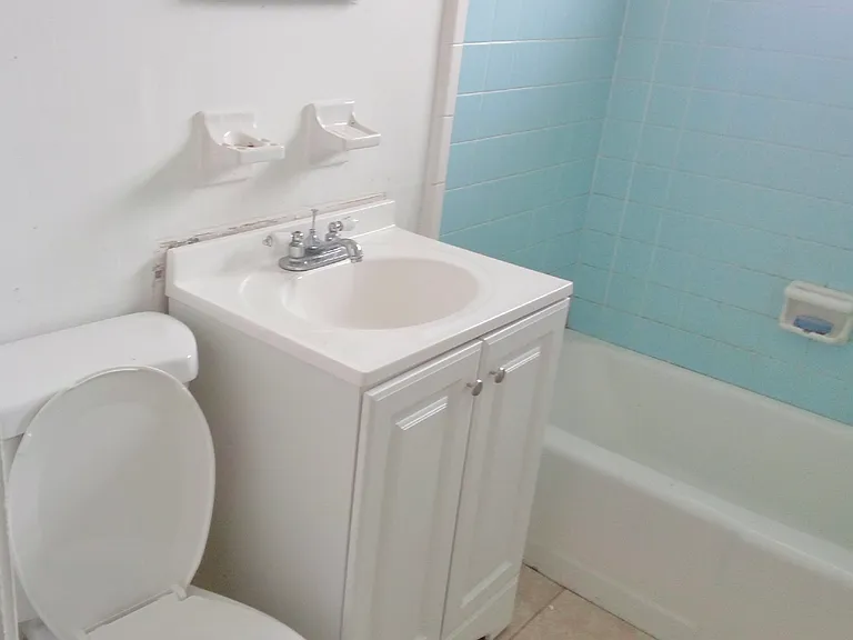 384 Avenue N #2 — Photo 4