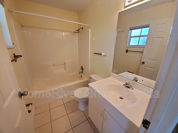 4th image of 6461 Beechwood Ave APT D