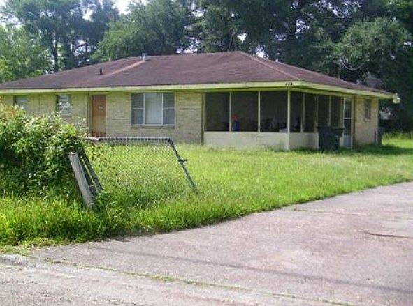 2nd image of 404 Scott St