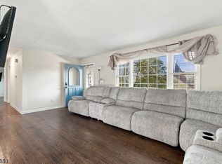 23 Elizabeth Ave, Stanhope Boro, NJ 07874